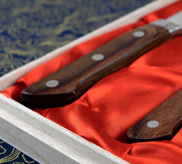Satake Kotori Zestaw w Drewnianym Pudełku Nóż Santoku + Uniwersalny